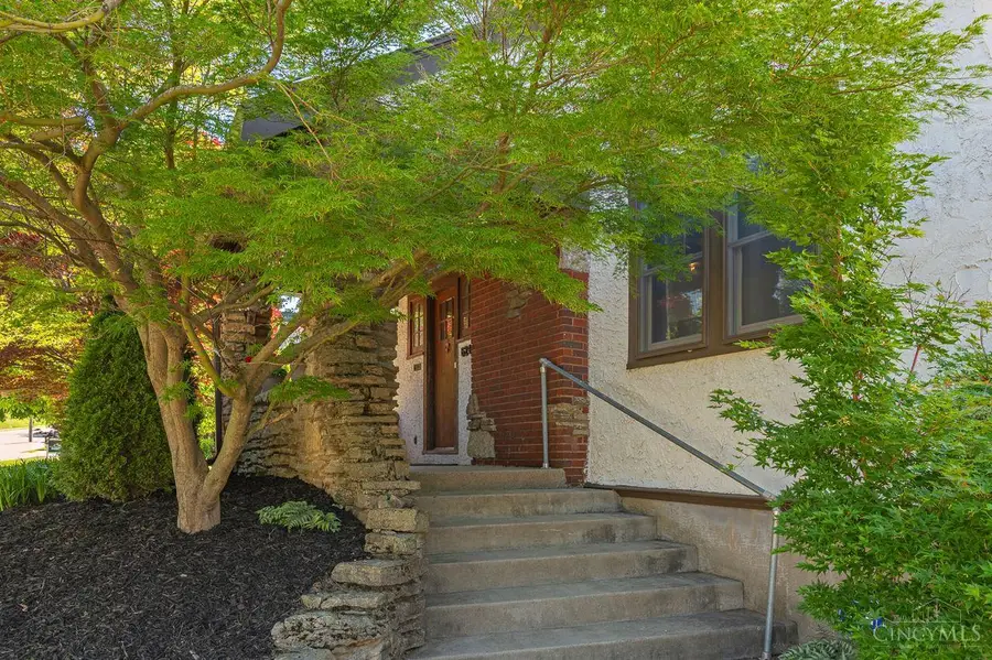 6244 Montgomery Road, Cincinnati, OH 45213 - #2