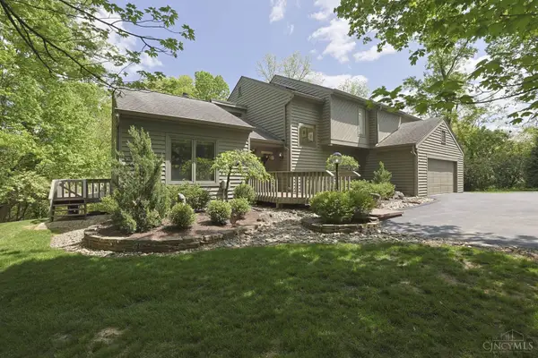 26 Trailbridge Drive, Blue Ash, OH 45241