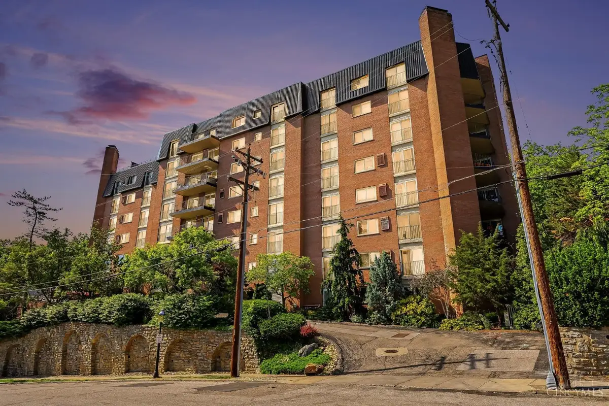 880 Rue De La Paix #T24, Cincinnati, OH 45220 - #1