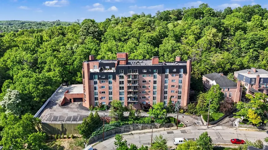 880 Rue De La Paix #T24, Cincinnati, OH 45220 - #3