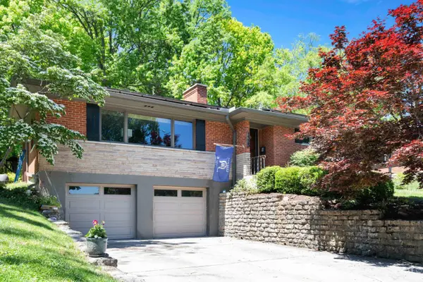 1325 Holman View Drive, Wyoming, OH 45215