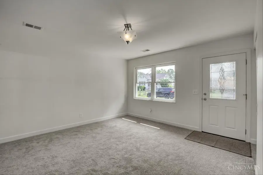 8075 Queens Avenue, Sycamore, OH 45236 - #3