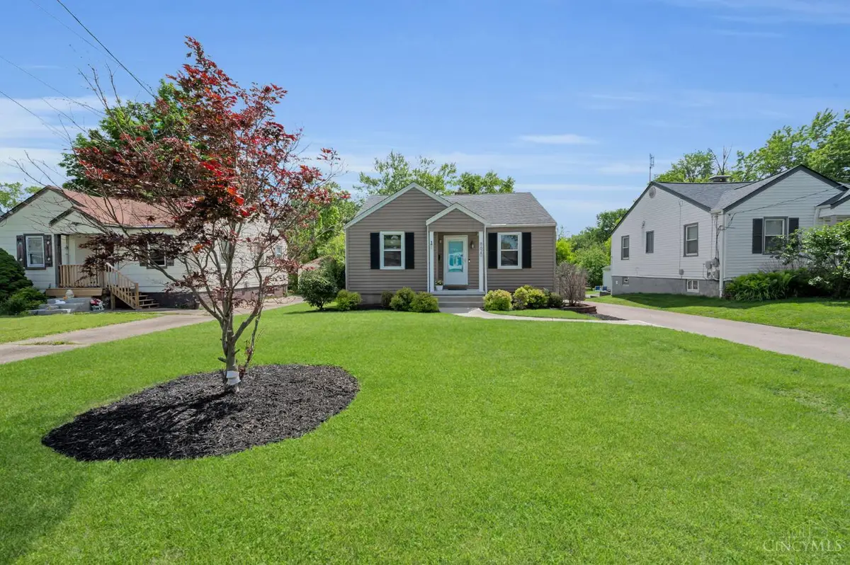 8620 Pine Road, Sycamore, OH 45242 - #1