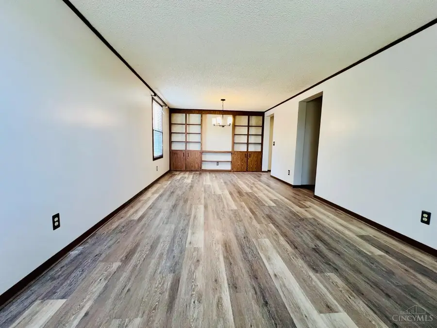 5064 Queenswood Court, West Chester, OH 45011 - #3