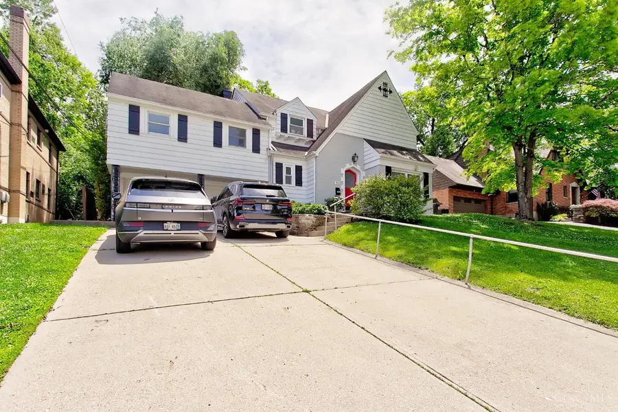 944 Ellison Avenue, Cincinnati, OH 45226 - #2