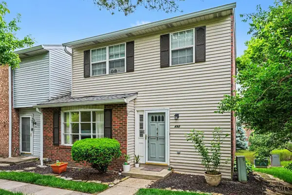 492 Maple Circle Drive, Springdale, OH 45246