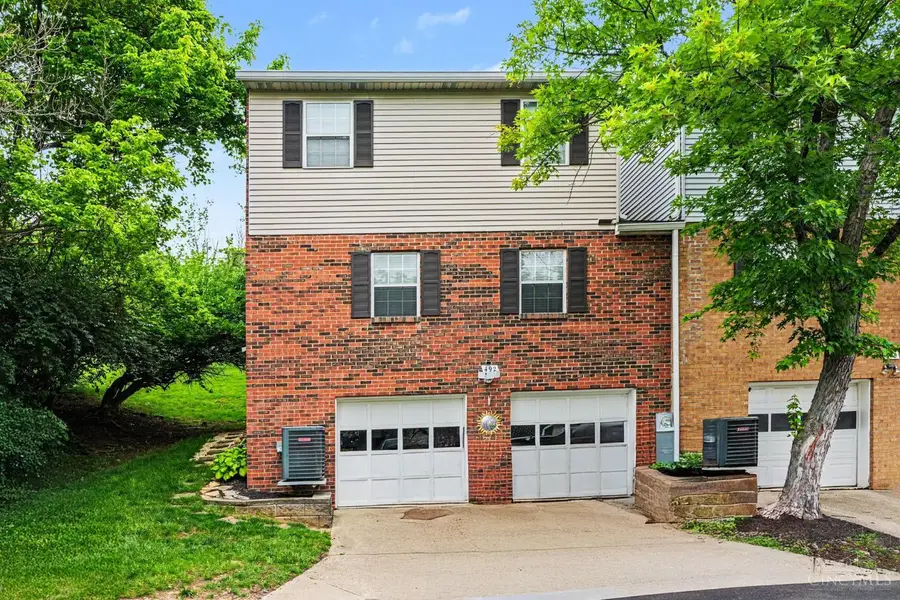 492 Maple Circle Drive, Springdale, OH 45246 - #2