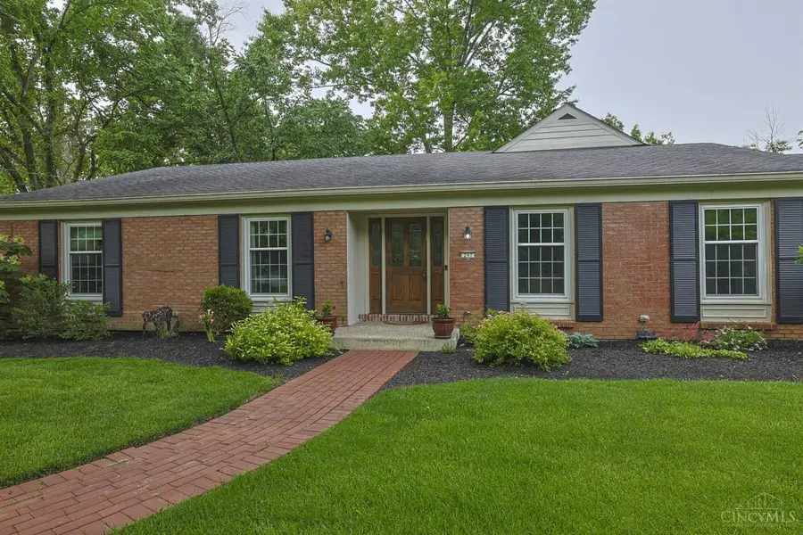 297 Ritchie Avenue, Wyoming, OH 45215 - #3