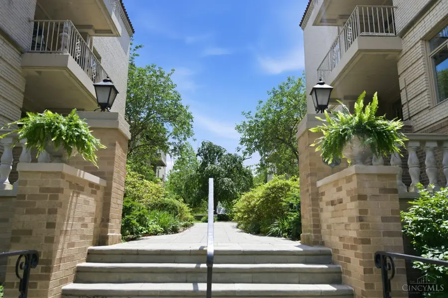 2372 Madison Road #W3D, Cincinnati, OH 45208 - #3