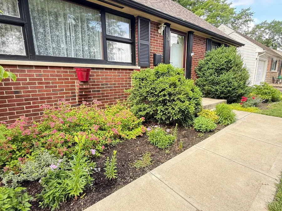 53 Hadley Road, Greenhills, OH 45218 - #2