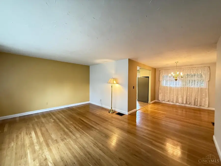 53 Hadley Road, Greenhills, OH 45218 - #3