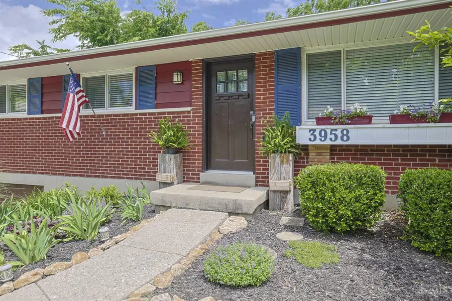 3958 Ridgecombe Drive, Cincinnati, OH 45248 - #3