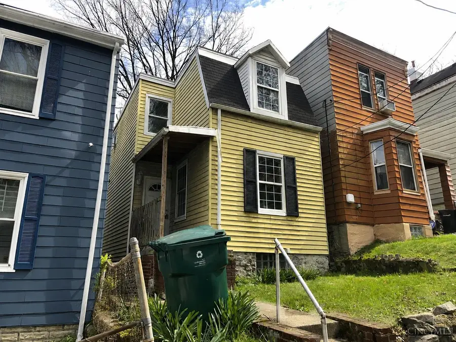 2592 Seegar Avenue, Cincinnati, OH 45225 - #2