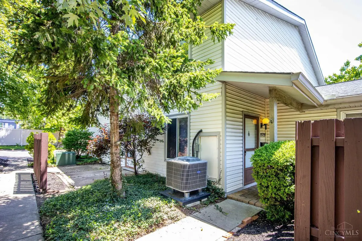 1028 E Crescentville Road, West Chester, OH 45246 - #1