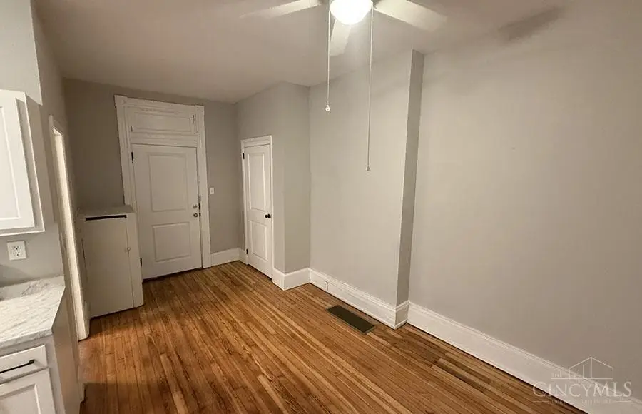 2309 W Clifton Avenue, Cincinnati, OH 45219 - #3