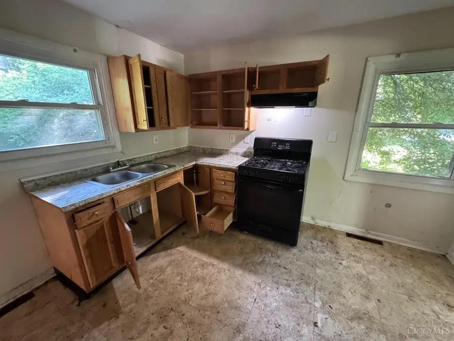 1714 Monterey Court, Cincinnati, OH 45223 - #3