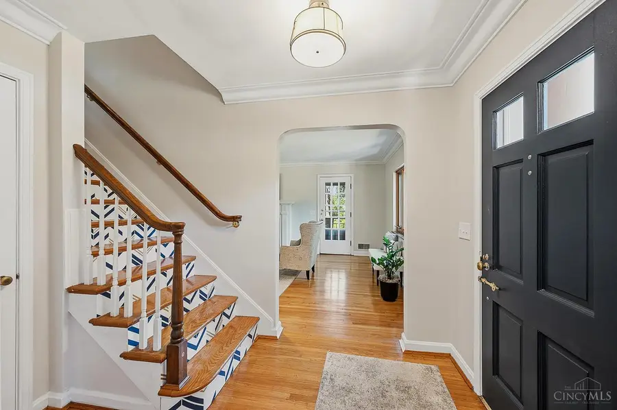 3119 N Farmcrest Drive, Cincinnati, OH 45213 - #3