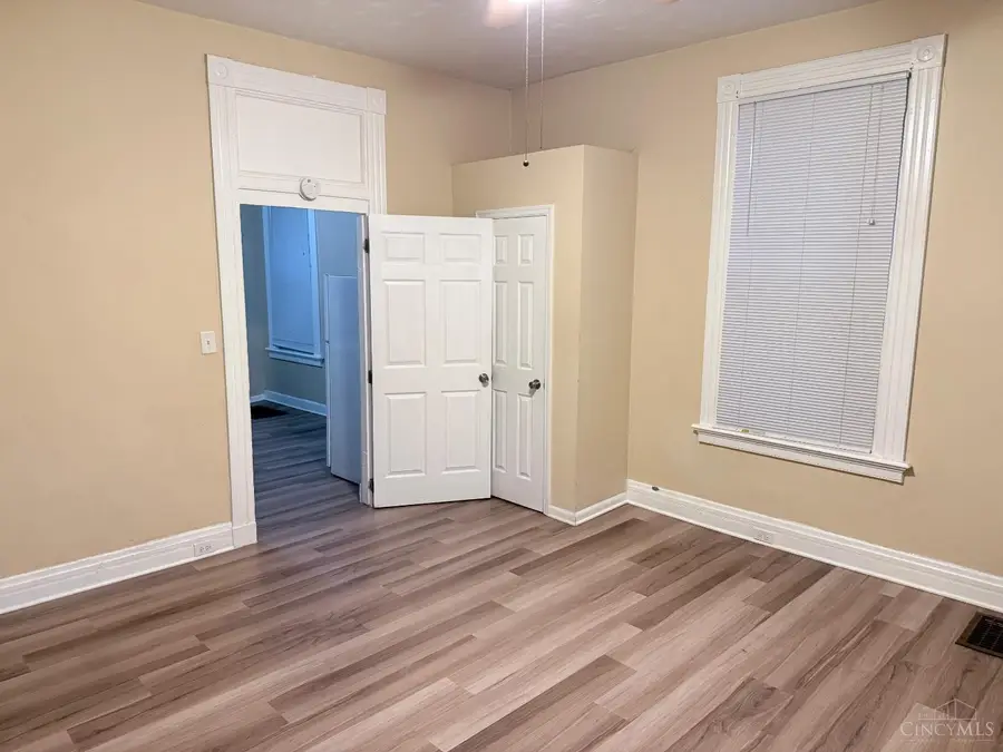 2240 Flora Street, Cincinnati, OH 45219 - #3