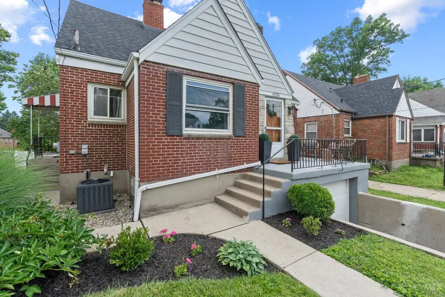 6733 Siebern Avenue, Silverton, OH 45236 - #2