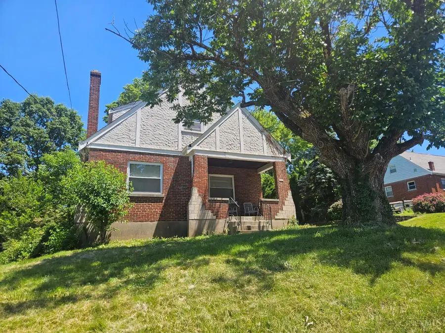 3920 Roswell Avenue, Cheviot, OH 45211 - #3