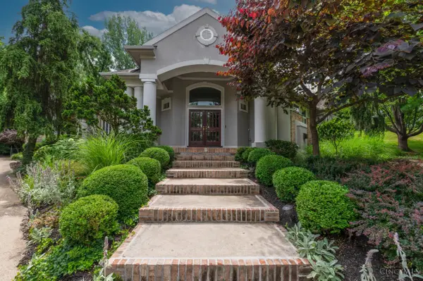 3 Cloister Court, Cincinnati, OH 45208
