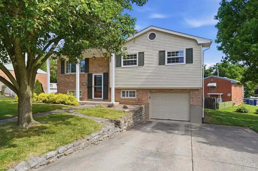 3610 Grandview Avenue, Cincinnati, OH 45241 - #3