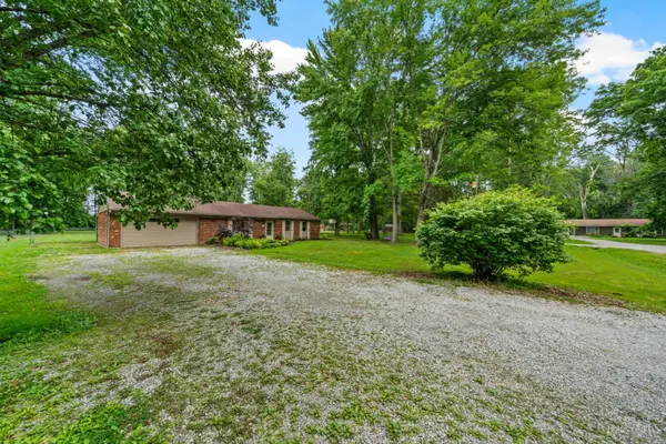 304 Oakwood Lane, Goshen Twp, OH 45122