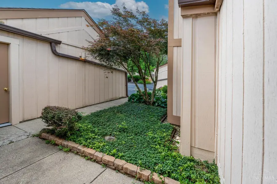 8022 Timbertree #5-2, West Chester, OH 45069 - #2