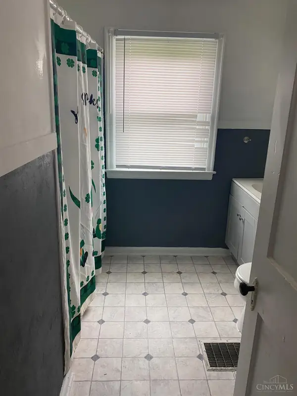 3648 W Siebenthaler Avenue, Dayton, OH 45406