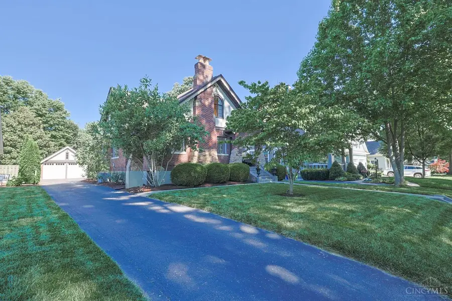 3711 Petoskey Avenue, Mariemont, OH 45227 - #2