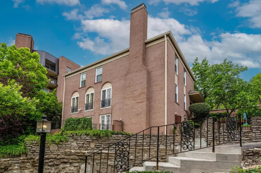 854 Rue De La Paix #B1, Cincinnati, OH 45220 - #2