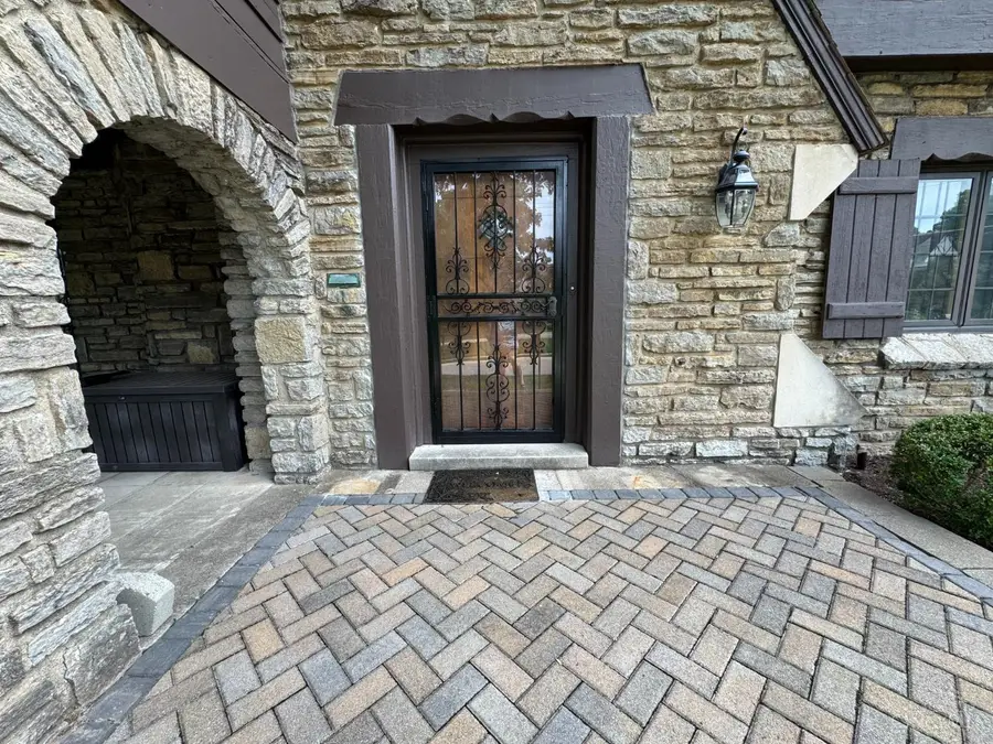 806 Mannington Avenue, Cincinnati, OH 45226 - #3