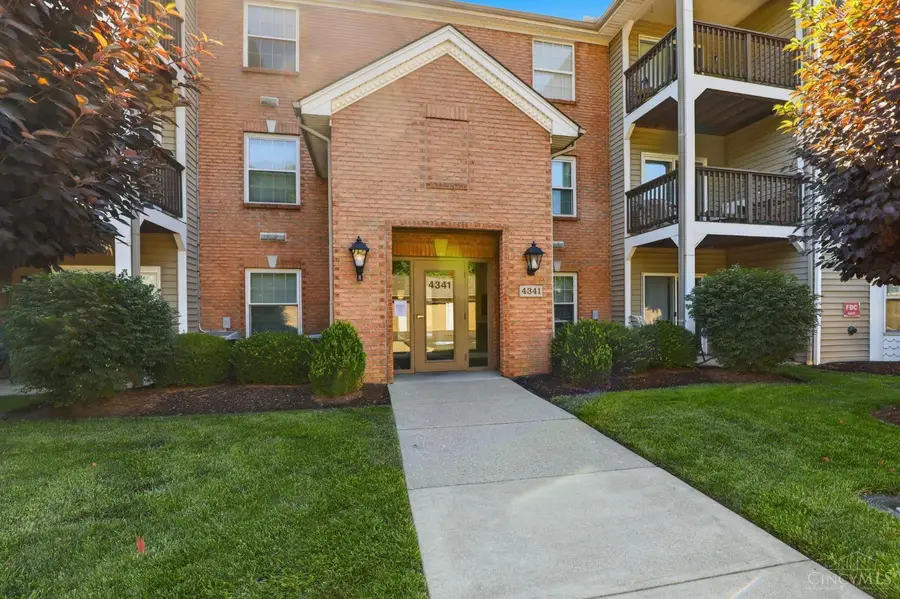 4341 Regency Ridge Court #304, Green, OH 45248 - #2