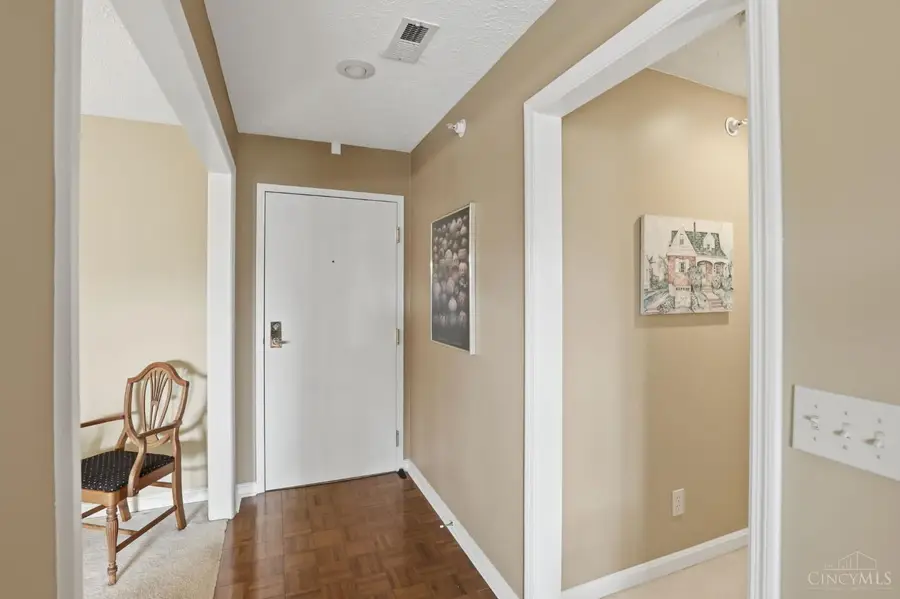 4341 Regency Ridge Court #304, Green, OH 45248 - #3