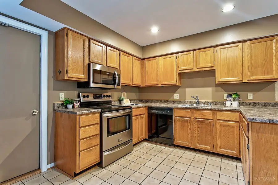 57 Evergreen Circle, Wyoming, OH 45215 - #2