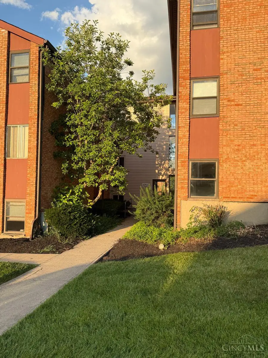 4901 Chalet Drive #303, Cincinnati, OH 45217 - #2