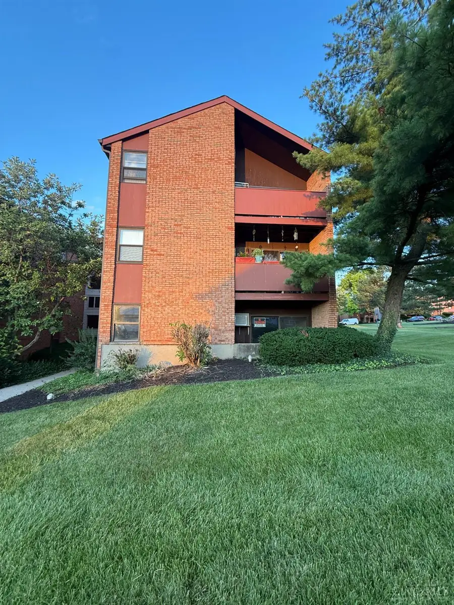 4901 Chalet Drive #303, Cincinnati, OH 45217 - #3