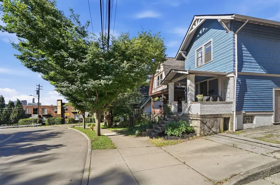 2105 W Clifton Avenue, Cincinnati, OH 45219 - #3