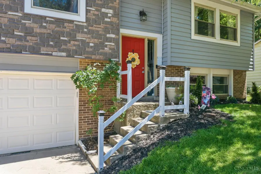 8242 Ravenwood Way, West Chester, OH 45069 - #3