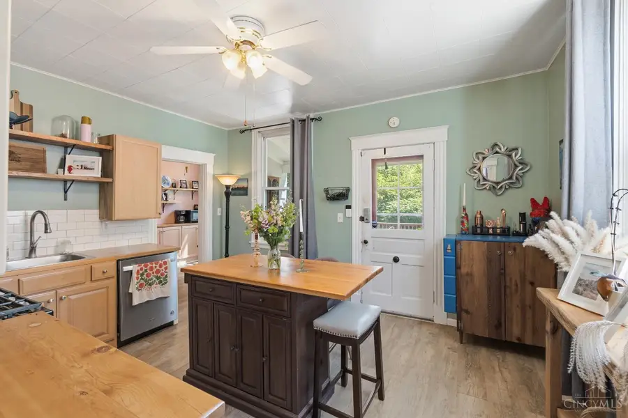 6146 Cedar Avenue, Elmwood Place, OH 45216 - #3