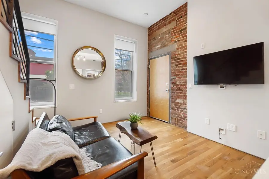 18 W Thirteenth Street #5, Cincinnati, OH 45202 - #3