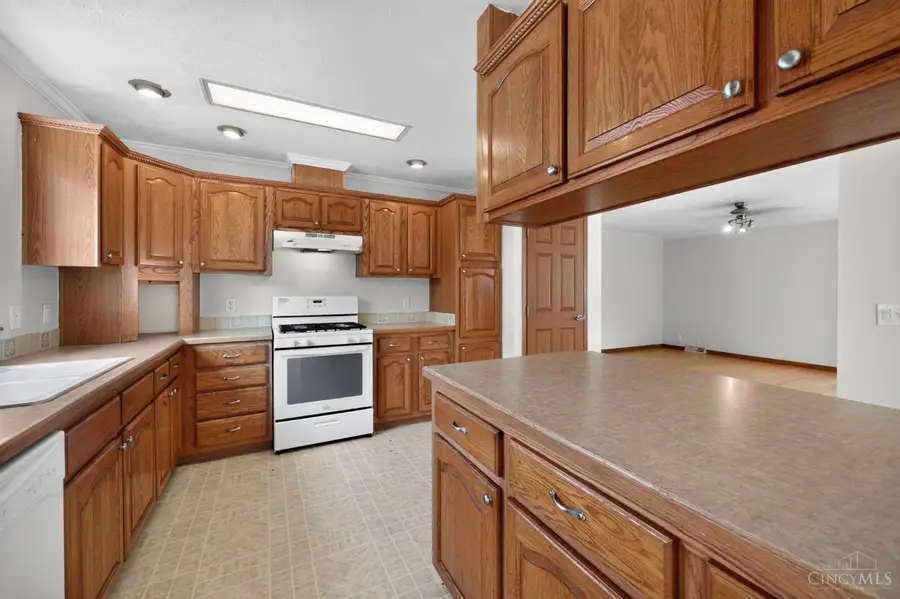 164 W Sixty Sixth Street, Cincinnati, OH 45216 - #2