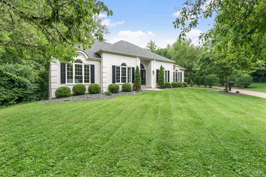 631 Greenwood Avenue, Cincinnati, OH 45229 - #3