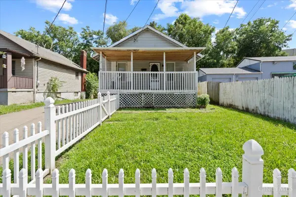 7 De Camp Avenue, Cincinnati, OH 45216