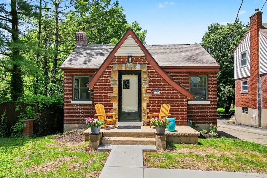 3205 Stanhope, Cincinnati, OH 45211 - #3