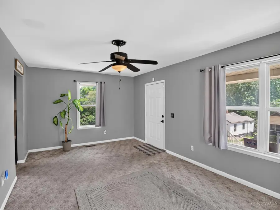 922 Chamberlain Avenue, Cincinnati, OH 45215 - #3