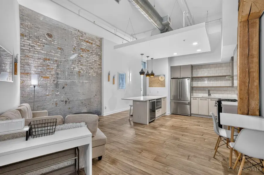 813 Broadway Street #302, Cincinnati, OH 45202 - #3