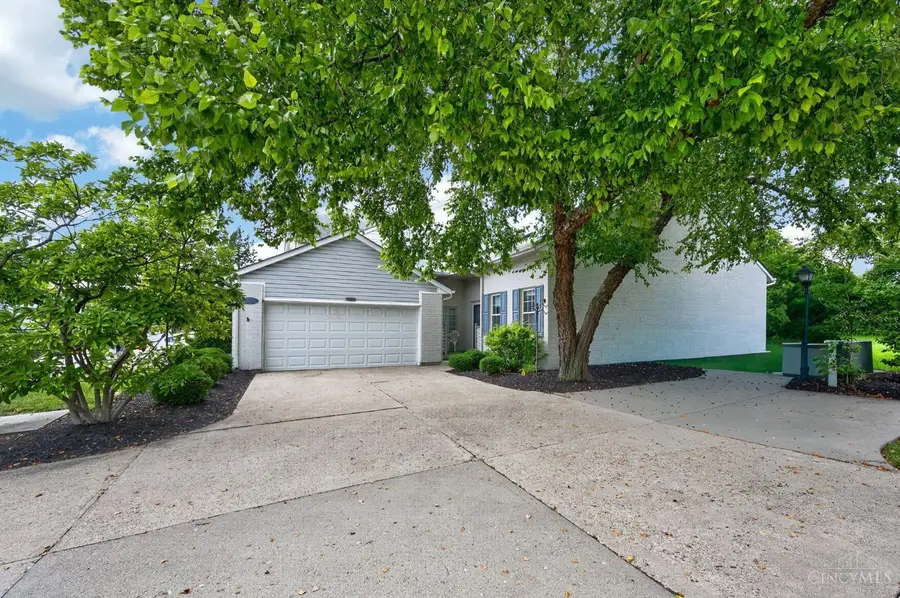 12178 Peak Drive, Springdale, OH 45246 - #2