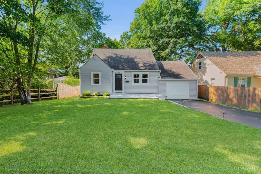 6923 Buckingham Place, Madison Place, OH 45227 - #2