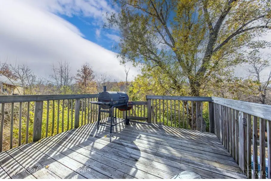 8925 Pippin Road, Cincinnati, OH 45251 - #3